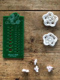 Kakaruwai - South Island Robin Needle Gauge and Ruler - Green