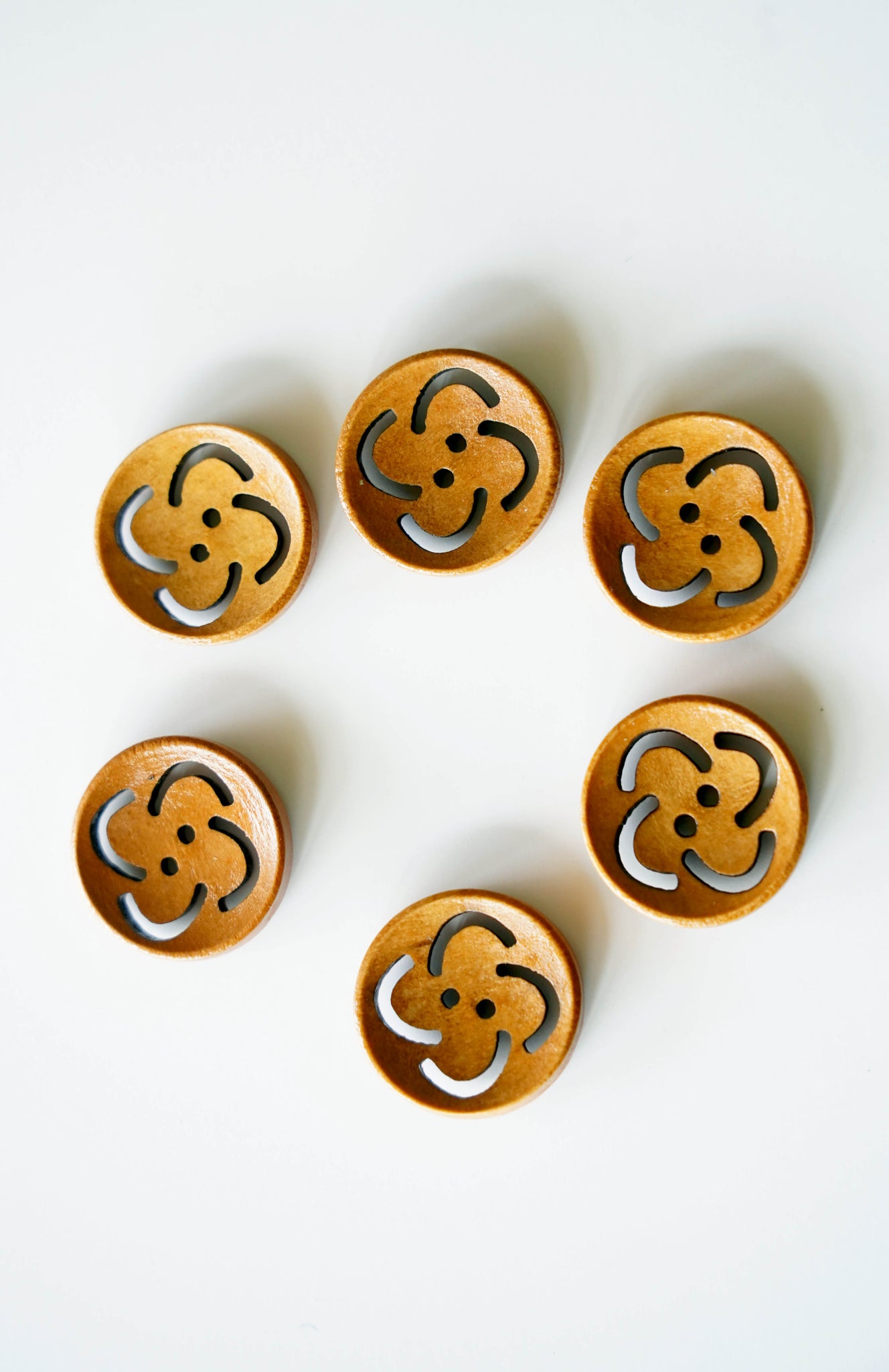 Poppy Wooden Buttons – lisaFdesign